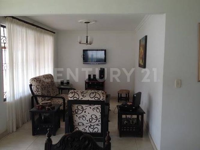 Casa de 3 alcobas en venta en Cairo Bajo, Villavicencio, 212 m² · foto 7 de 16