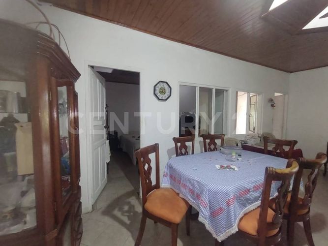 Casa de 5 alcobas en venta en La Isla, Villavicencio, 200 m² · foto 3 de 20