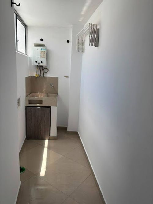 Apartaestudio en arriendo en Santa Mónica, Medellín, 55 m² · foto 7 de 8