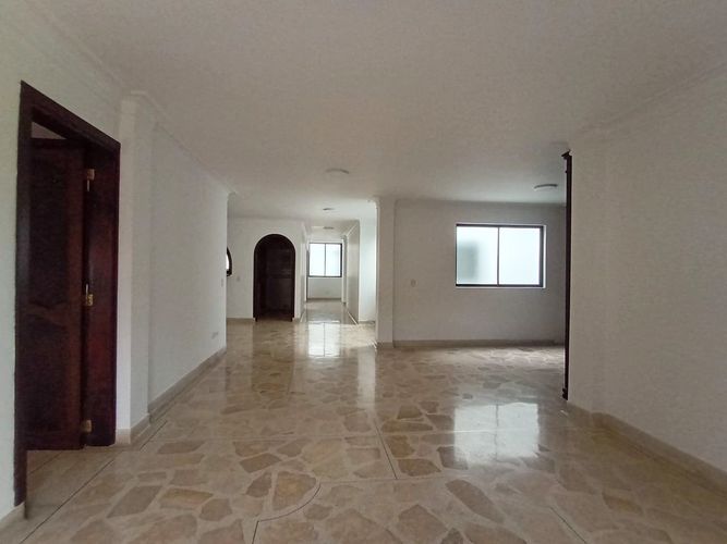 Oficina en arriendo en La America, Medellín, 190 m² · foto 2 de 20