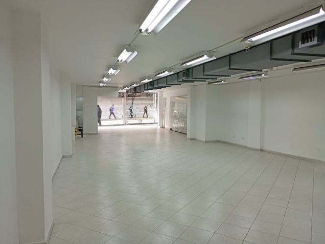 Local en arriendo en El Poblado, Medellín, 185 m² · foto 3 de 9