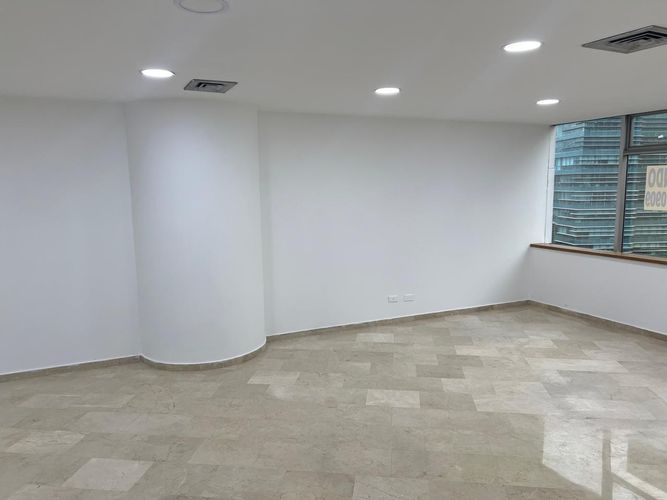 Oficina en arriendo en El Poblado, Medellín, 64 m² · foto 10 de 13