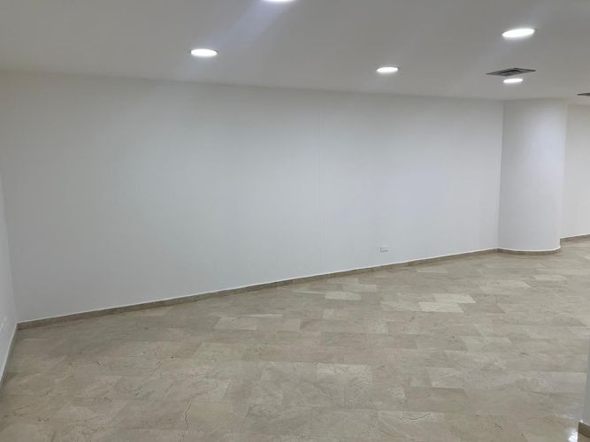 Oficina en arriendo en El Poblado, Medellín, 64 m² · foto 3 de 13