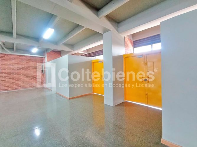 Local en arriendo en El Poblado, Medellín, 924 m² · foto 16 de 20
