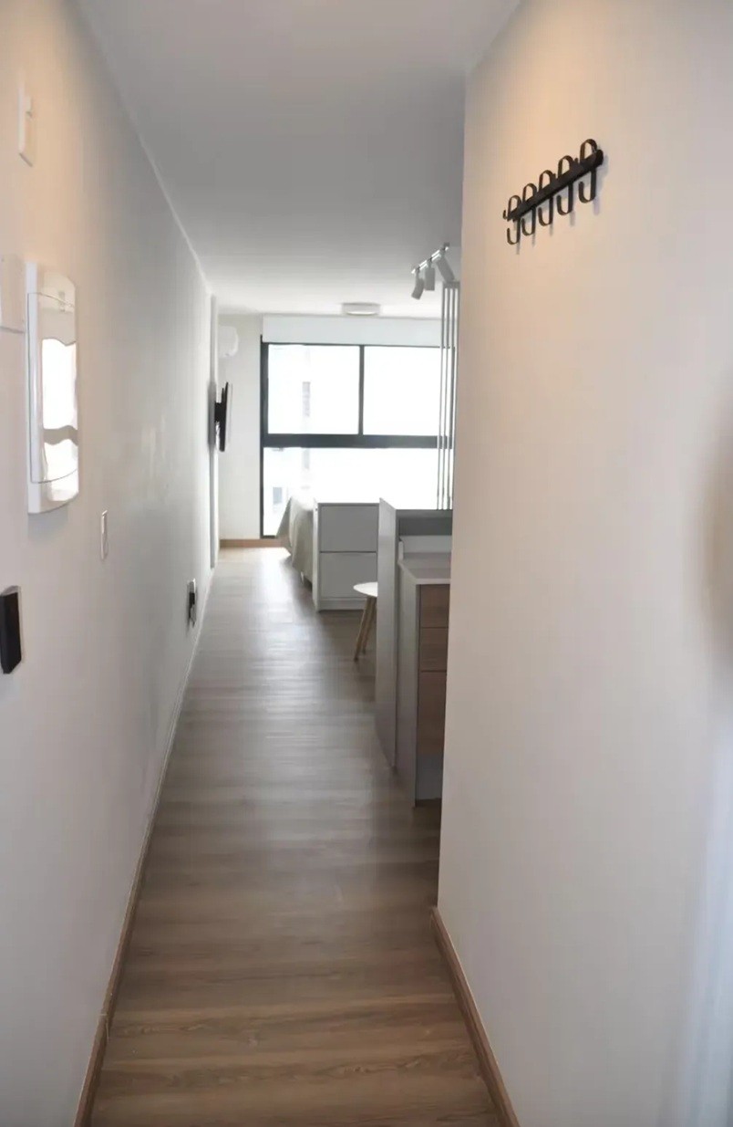 ALQUILER AMUEBLAD EN POCITOS, MONO AMBIENTE EN PISO 1, MODERNO, SEGURIDAD 24HS SUM, LAVADERO, GYM · Foto 11