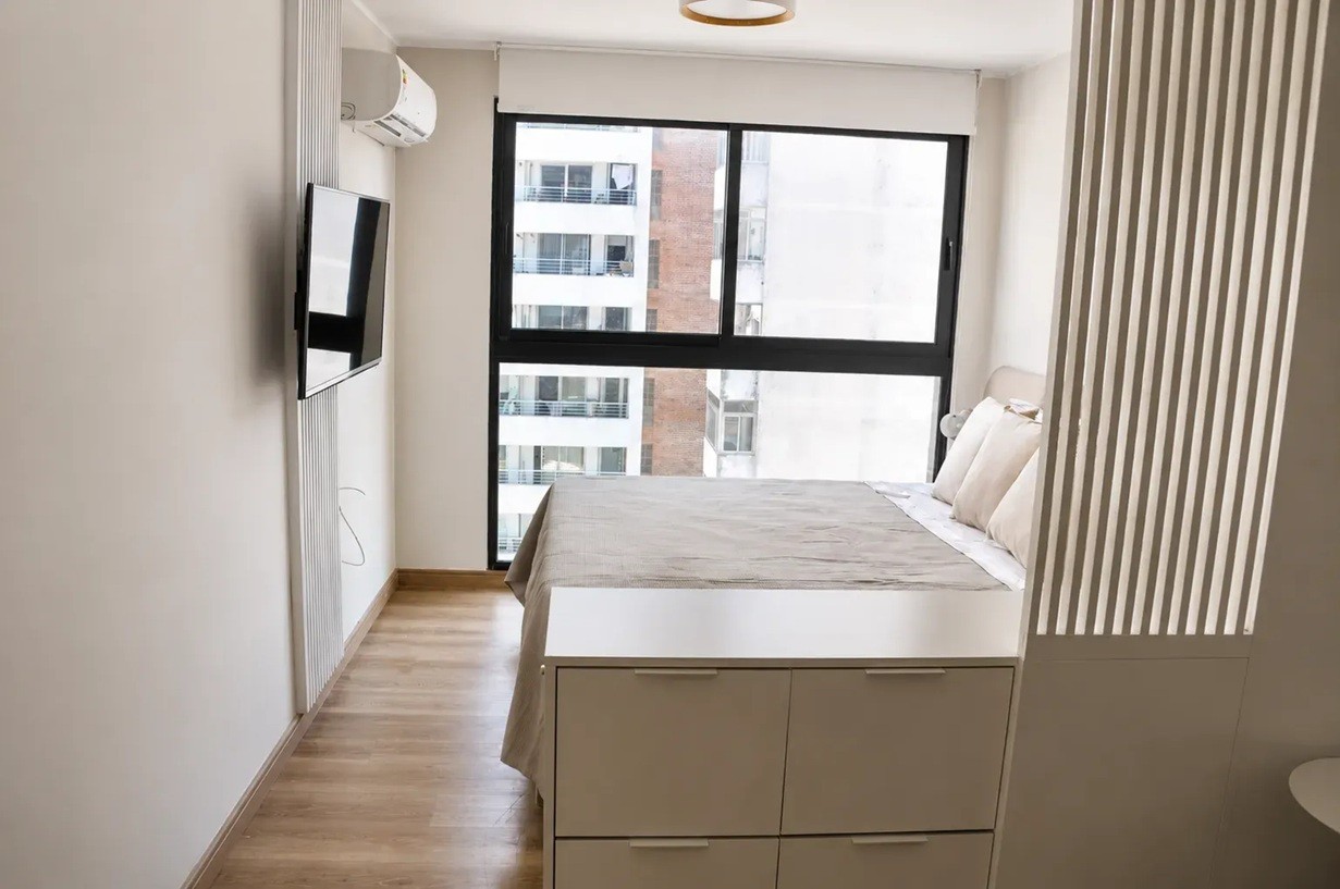 ALQUILER AMUEBLAD EN POCITOS, MONO AMBIENTE EN PISO 1, MODERNO, SEGURIDAD 24HS SUM, LAVADERO, GYM · Foto 7