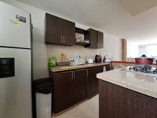 Apartamento en venta en Asturias, Itagüí · foto 2 de 11