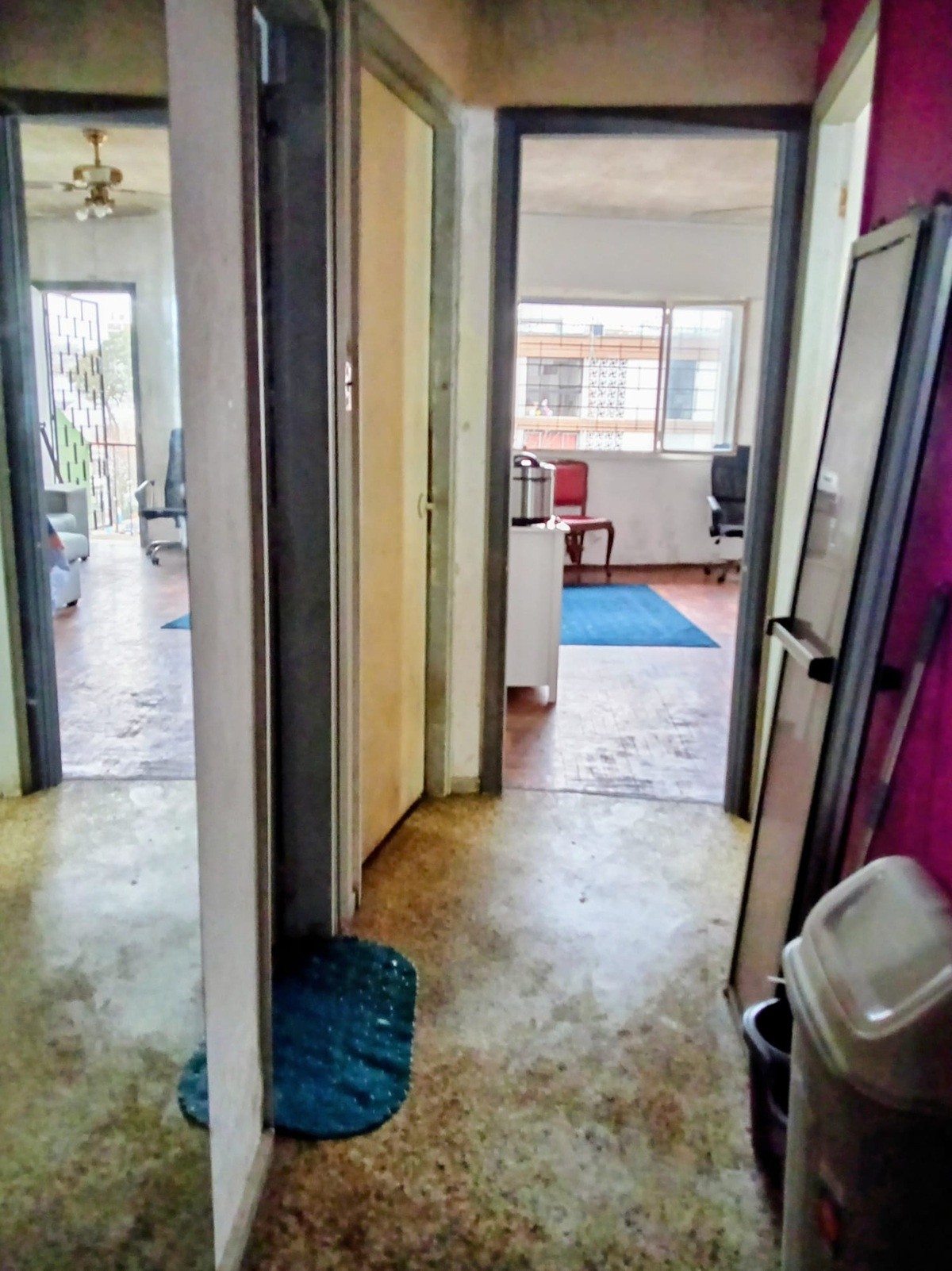 ALQUILER EN PARQUE BATLLE, 2 DORMITORIOS, PISO 2 POR ESCALERA, FRENTE, BALCON Y TERRAZA LAVADERO · Foto 2