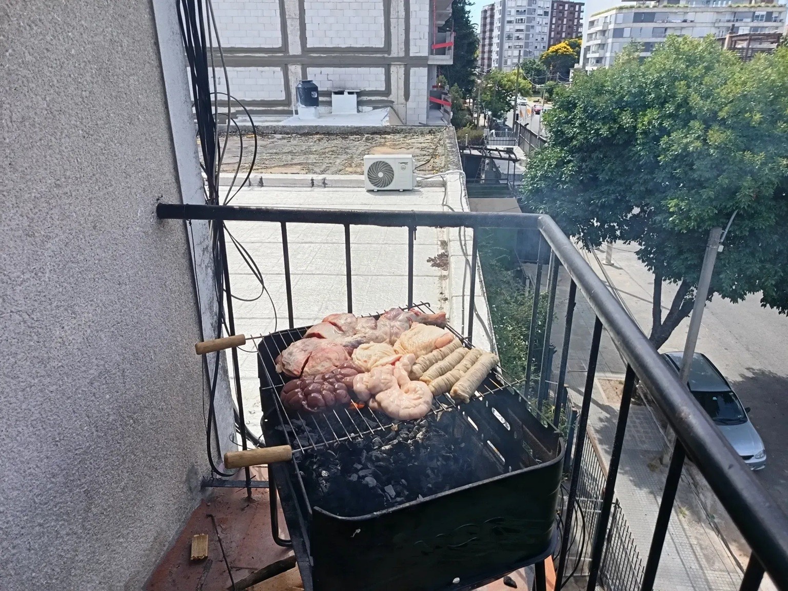 ALQUILER EN PARQUE BATLLE, 2 DORMITORIOS, PISO 2 POR ESCALERA, FRENTE, BALCON Y TERRAZA LAVADERO · Foto 8
