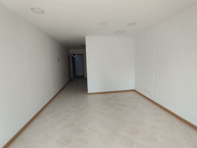 Oficina en arriendo en El Poblado, Medellín, 39 m² · foto 2 de 7