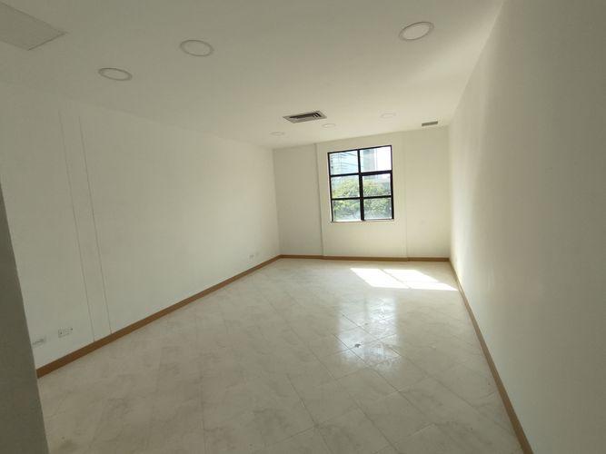 Oficina en arriendo en El Poblado, Medellín, 39 m² · foto 5 de 7