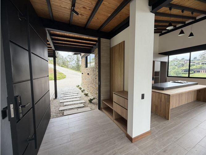 Casa de 3 alcobas en venta en Pantanillo, El Retiro, 279 m² · foto 2 de 24
