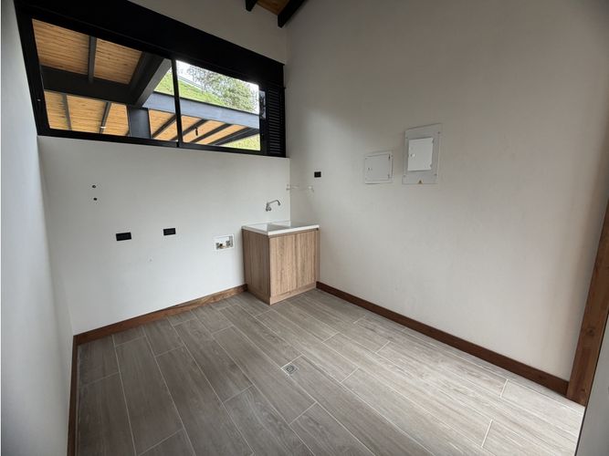 Casa de 3 alcobas en venta en Pantanillo, El Retiro, 279 m² · foto 18 de 24