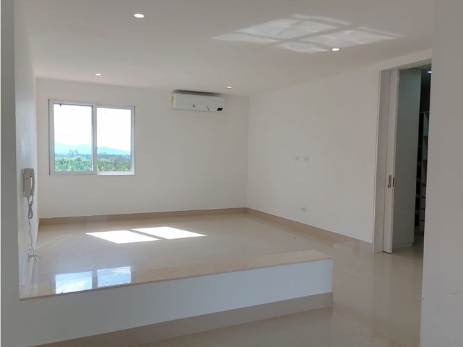 Casa de 6 alcobas en venta en Berlin, Armenia, 597 m² · foto 5 de 24