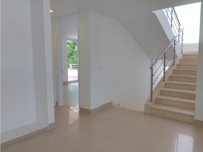 Casa de 6 alcobas en venta en Berlin, Armenia, 597 m² · foto 16 de 24