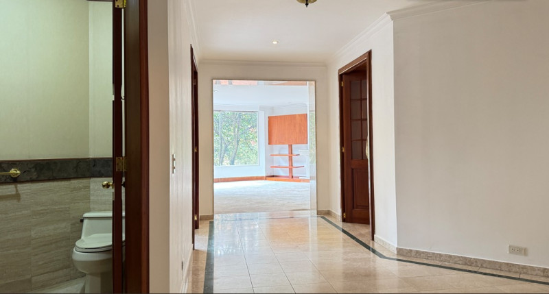 Apartamento en arriendo en Los Rosales, Bogotá · foto 2 de 24