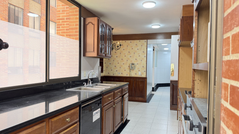 Apartamento en arriendo en Los Rosales, Bogotá · foto 16 de 24