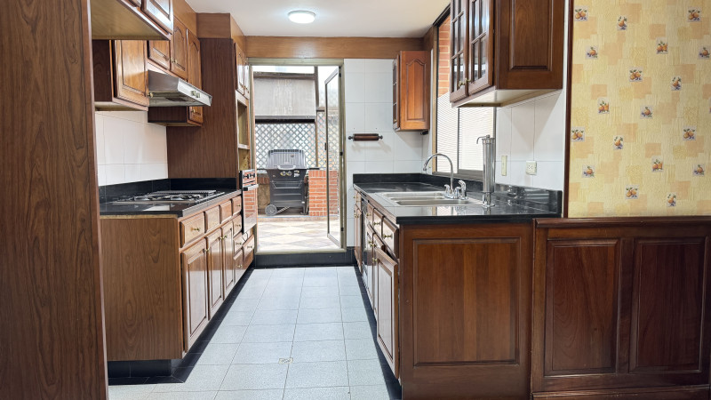 Apartamento en arriendo en Los Rosales, Bogotá · foto 17 de 24