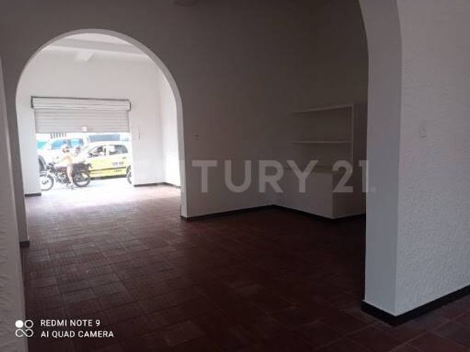 Edificio en venta en Barzal Bajo Sur, Villavicencio, 320 m² · foto 4 de 12