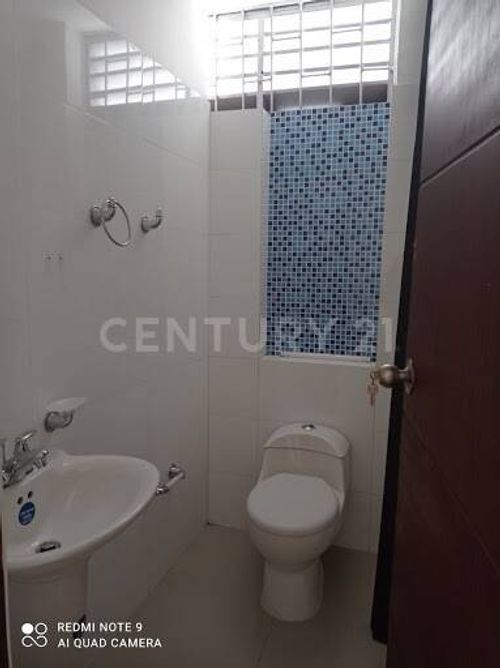 Edificio en venta en Barzal Bajo Sur, Villavicencio, 320 m² · foto 8 de 12