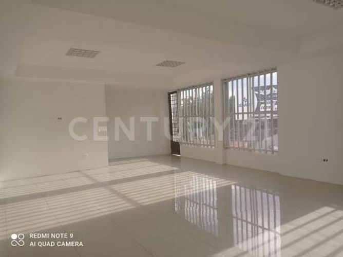 Edificio en venta en Barzal Bajo Sur, Villavicencio, 320 m² · foto 10 de 12