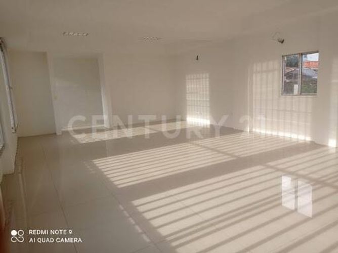 Edificio en venta en Barzal Bajo Sur, Villavicencio, 320 m² · foto 11 de 12