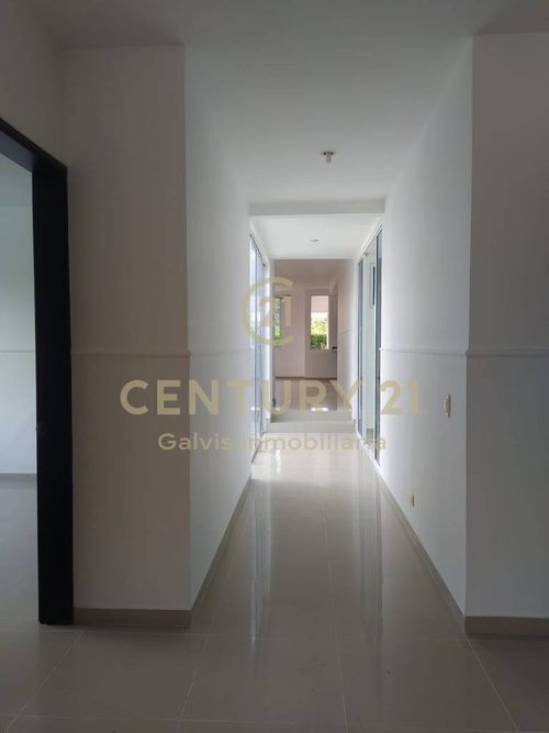 Casa de 5 alcobas en venta en Apiay, Villavicencio, 360 m² · foto 8 de 23