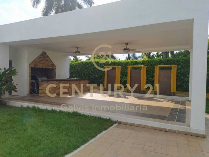Casa de 5 alcobas en venta en Apiay, Villavicencio, 360 m² · foto 21 de 23