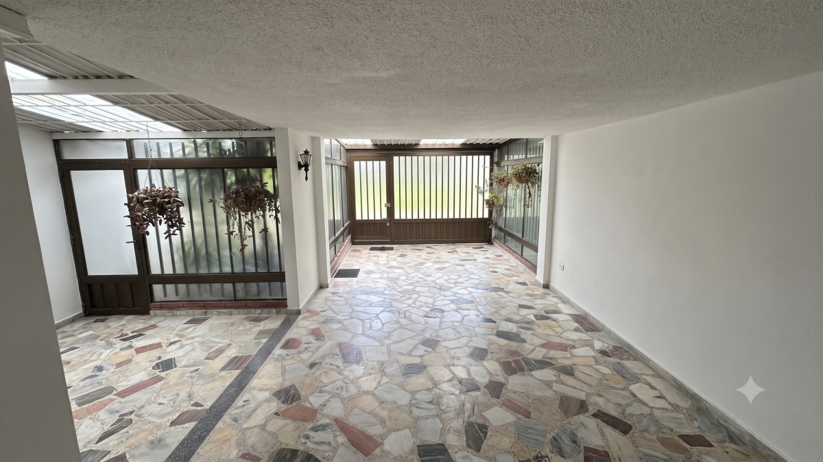 Casa en venta en Fontibon, Bogotá · foto 2 de 20