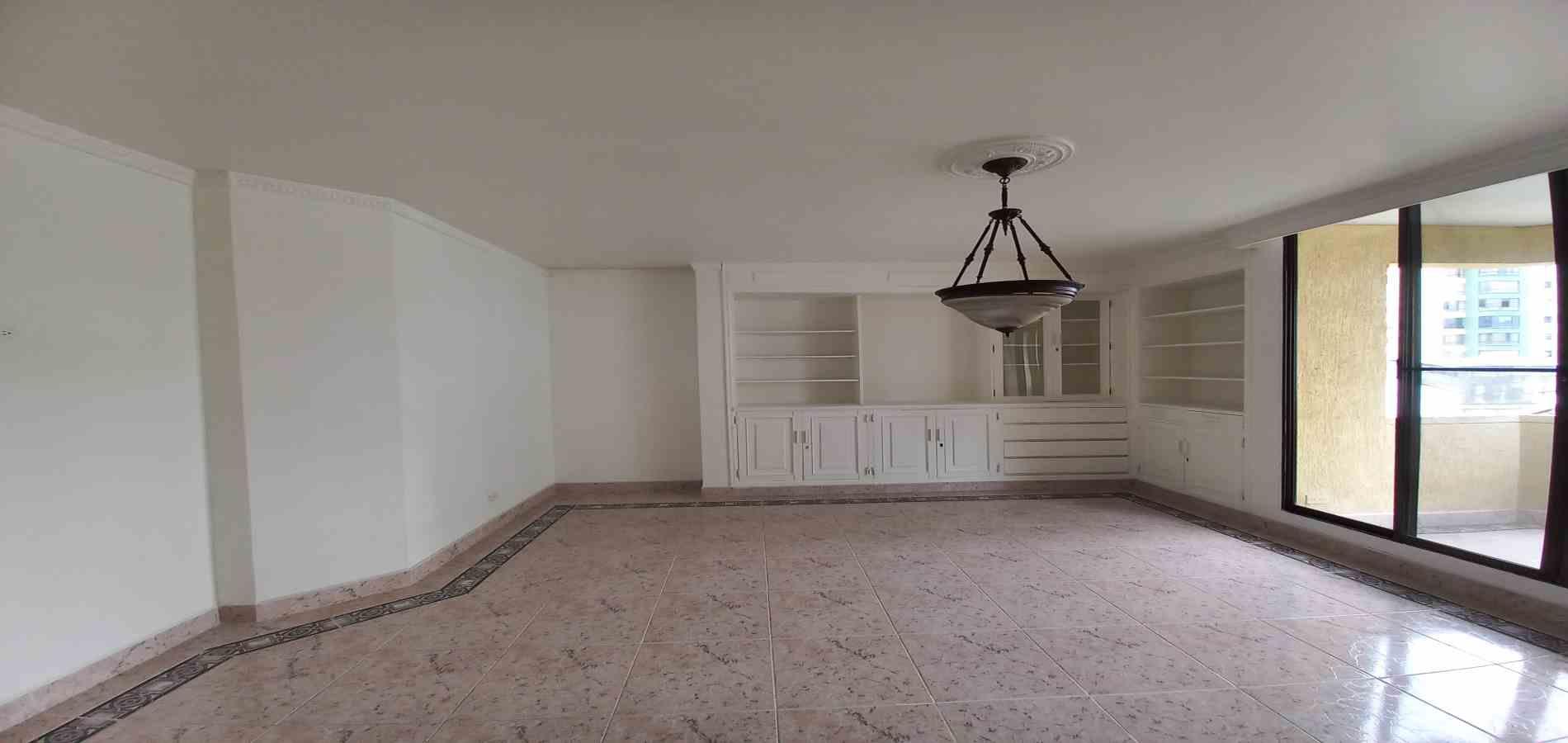 Apartamento en venta en Sector Galeria Central, Pereira · foto 5 de 24