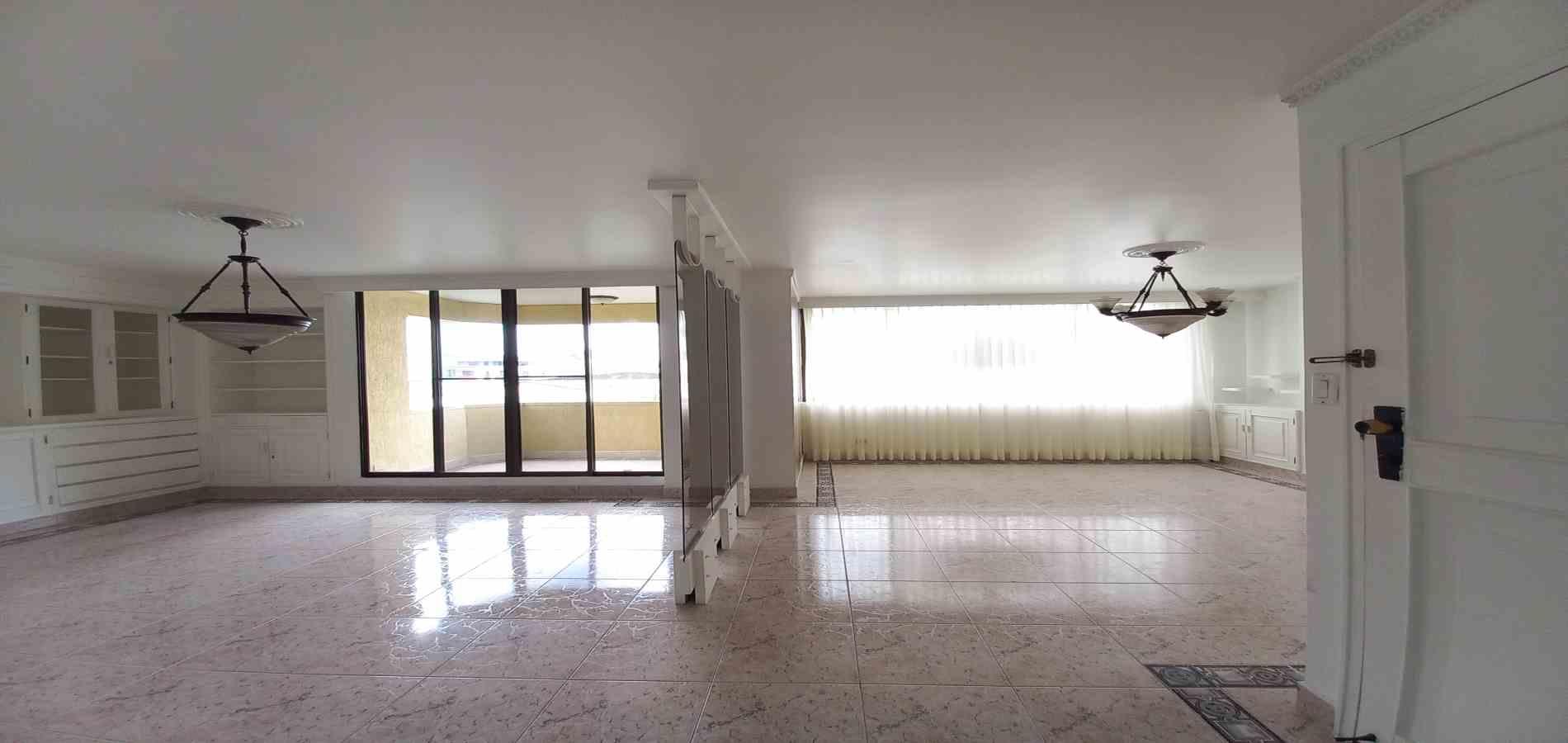 Apartamento en venta en Sector Galeria Central, Pereira · foto 7 de 24