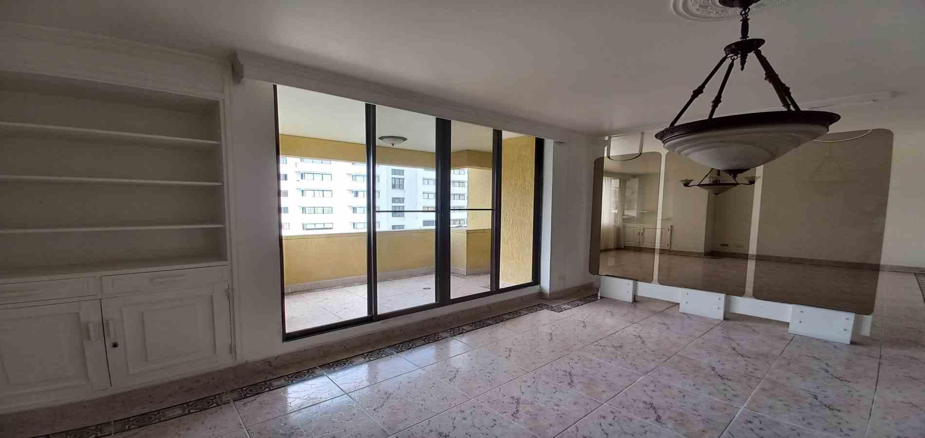 Apartamento en venta en Sector Galeria Central, Pereira · foto 9 de 24