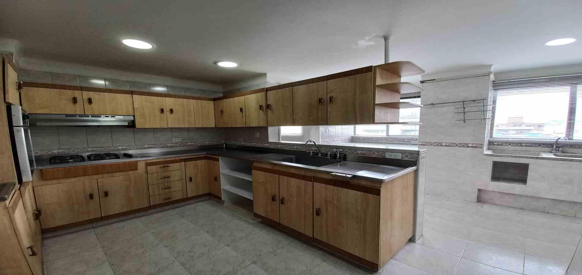 Apartamento en venta en Sector Galeria Central, Pereira · foto 10 de 24