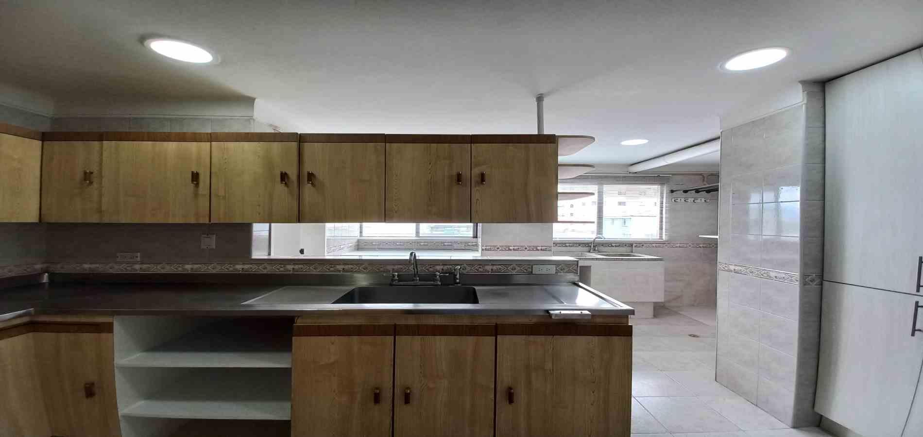 Apartamento en venta en Sector Galeria Central, Pereira · foto 13 de 24
