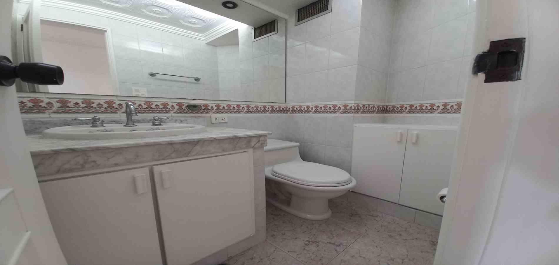 Apartamento en venta en Sector Galeria Central, Pereira · foto 22 de 24