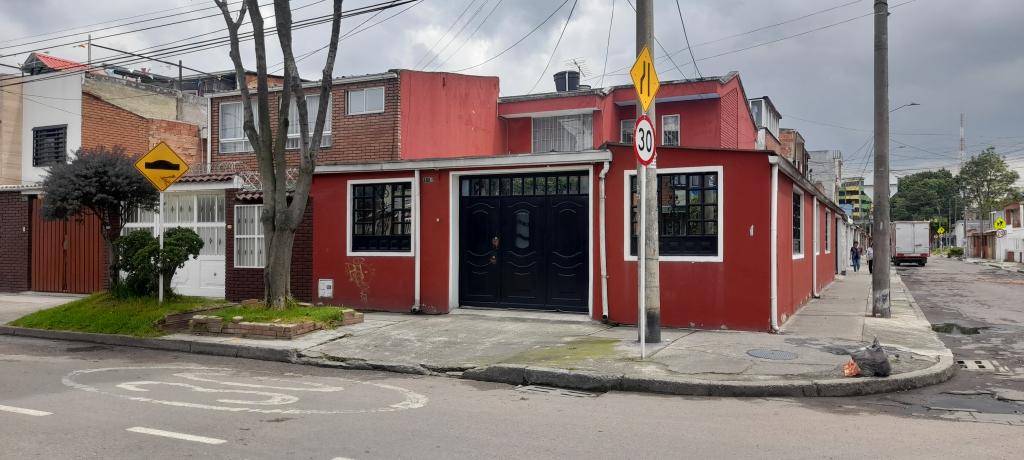 Casa en venta en San Francisco, Bogotá · foto 2 de 24