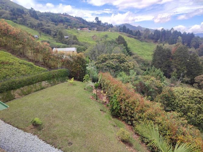 Casa de 2 alcobas en arriendo en San Antonio, Guarne, 160 m² · foto 12 de 24