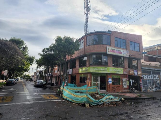 Casa de 4 alcobas en venta en Bolivia, Bogotá, 520 m² · foto 2 de 16