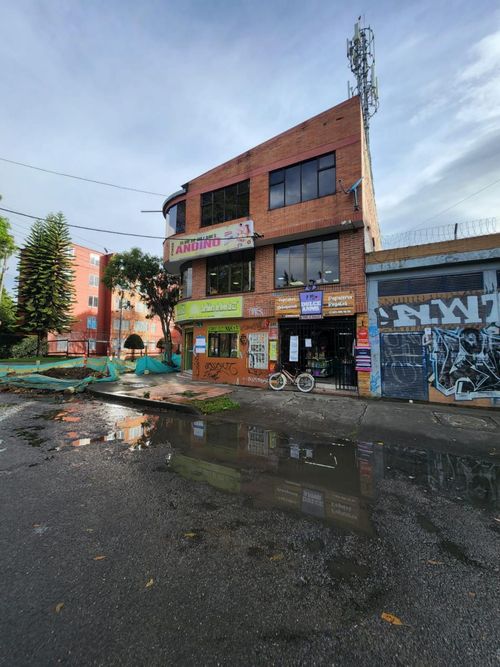 Casa de 4 alcobas en venta en Bolivia, Bogotá, 520 m² · foto 3 de 16