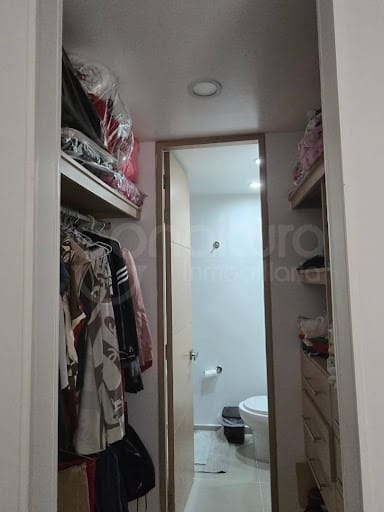 Apartamento de 3 alcobas en venta en San Diego, Medellín, 100 m² · foto 11 de 17