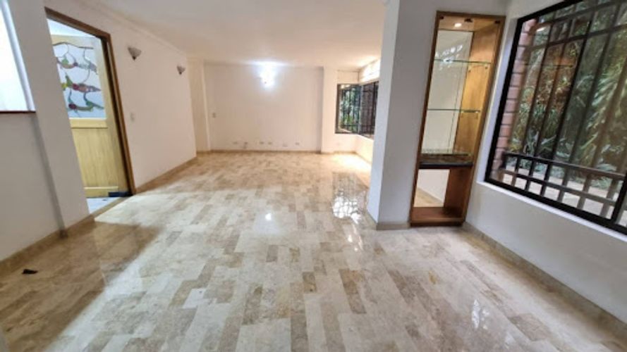 Apartamento de 3 alcobas en arriendo en Altos Del Poblado, Medellín, 120 m² · foto 2 de 21