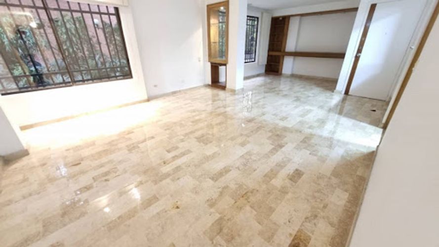 Apartamento de 3 alcobas en arriendo en Altos Del Poblado, Medellín, 120 m² · foto 4 de 21