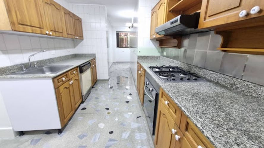 Apartamento de 3 alcobas en arriendo en Altos Del Poblado, Medellín, 120 m² · foto 5 de 21