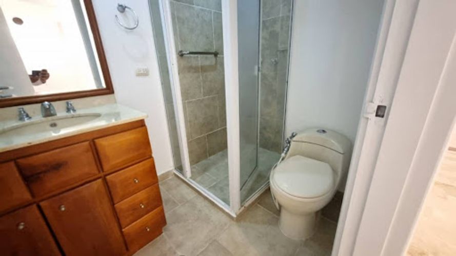 Apartamento de 3 alcobas en arriendo en Altos Del Poblado, Medellín, 120 m² · foto 7 de 21