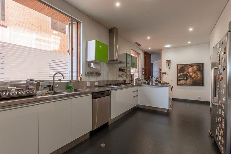 Apartamento de 3 alcobas en venta en Los Rosales, Bogotá, 301 m² · foto 5 de 24