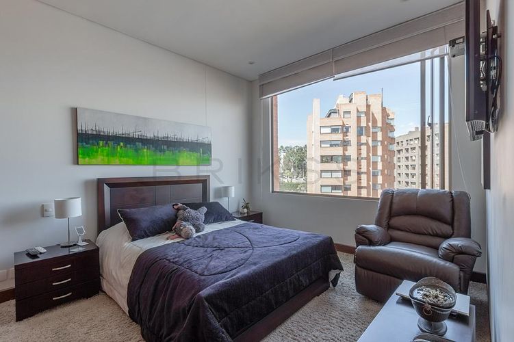 Apartamento de 3 alcobas en venta en Los Rosales, Bogotá, 301 m² · foto 10 de 24