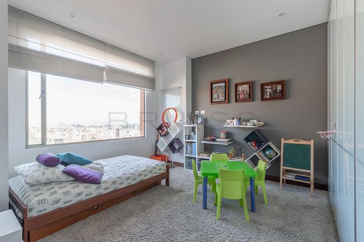 Apartamento de 3 alcobas en venta en Los Rosales, Bogotá, 301 m² · foto 12 de 24