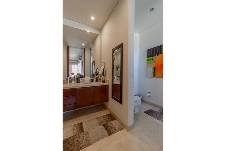 Apartamento de 3 alcobas en venta en Los Rosales, Bogotá, 301 m² · foto 14 de 24