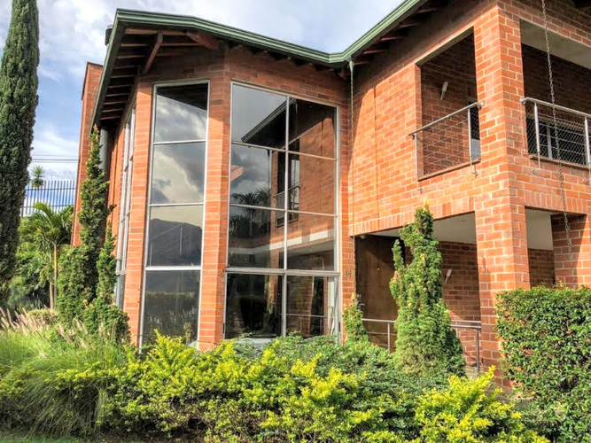 Casa de 4 alcobas en venta en Las Lomitas, Sabaneta, 800 m² · foto 2 de 16