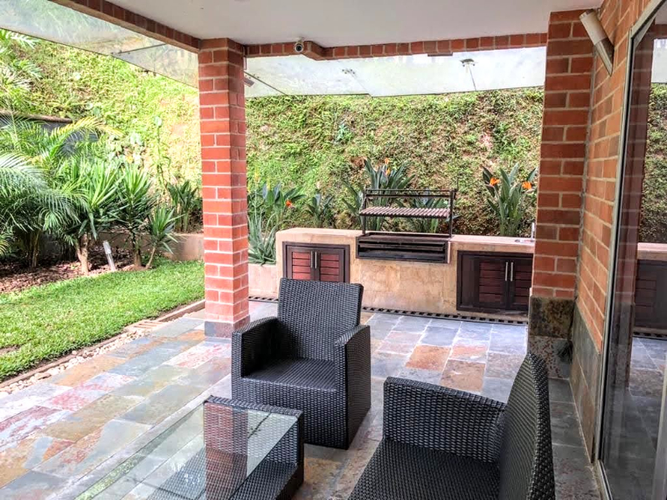 Casa de 4 alcobas en venta en Las Lomitas, Sabaneta, 800 m² · foto 9 de 16